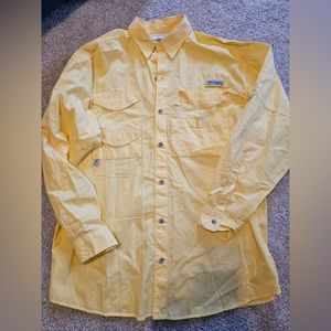 PFG Columbia men’s yellow long sleeve button down size medium